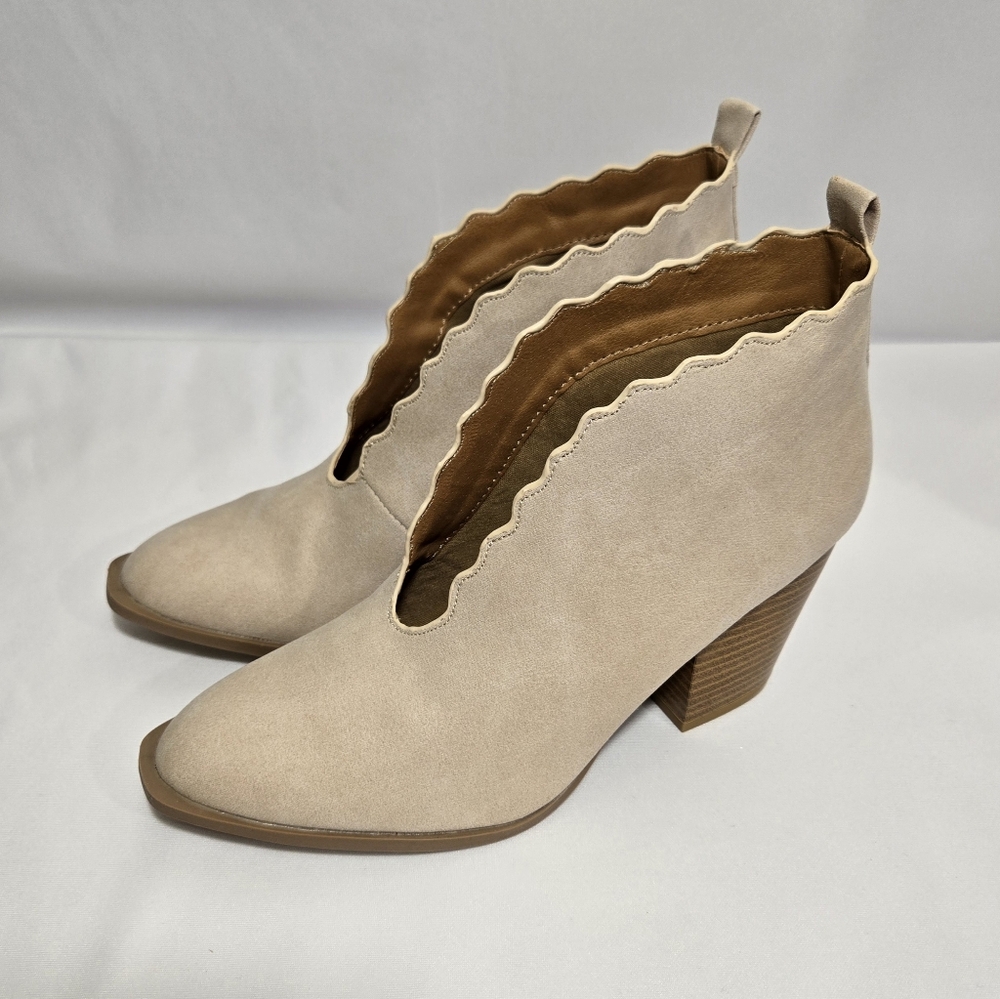 Qupid Prenton-31 Ankle Boots Slip on Front Cutout Chunky Stacked Mid Heel Boots